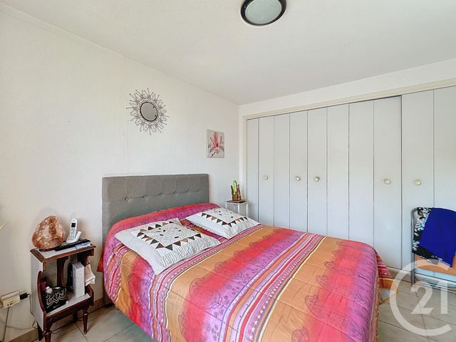 Appartement T2 à vendre - 2 pièces - 47.53 m2 - FREJUS - 83 - PROVENCE-ALPES-COTE-D-AZUR - Century 21 Sud Habitat