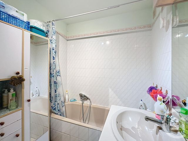 Appartement T2 à vendre - 2 pièces - 47.53 m2 - FREJUS - 83 - PROVENCE-ALPES-COTE-D-AZUR - Century 21 Sud Habitat