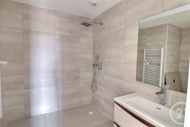 Appartement T4 à vendre - 4 pièces - 98.0 m2 - ST RAPHAEL - 83 - PROVENCE-ALPES-COTE-D-AZUR - Century 21 Sud Habitat