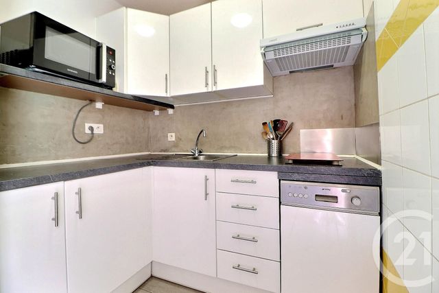 Afficher la photo en grand Appartement T3 à vendre - 3 pièces - 44.0 m2 - FREJUS - 83 - PROVENCE-ALPES-COTE-D-AZUR - Century 21 Sud Habitat