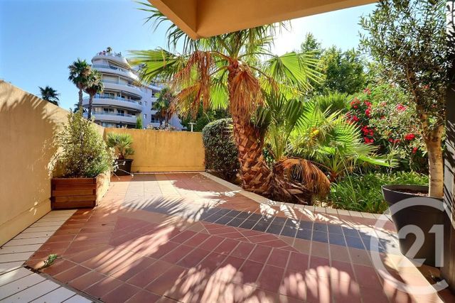 Appartement T3 à vendre - 3 pièces - 50.0 m2 - FREJUS - 83 - PROVENCE-ALPES-COTE-D-AZUR - Century 21 Sud Habitat