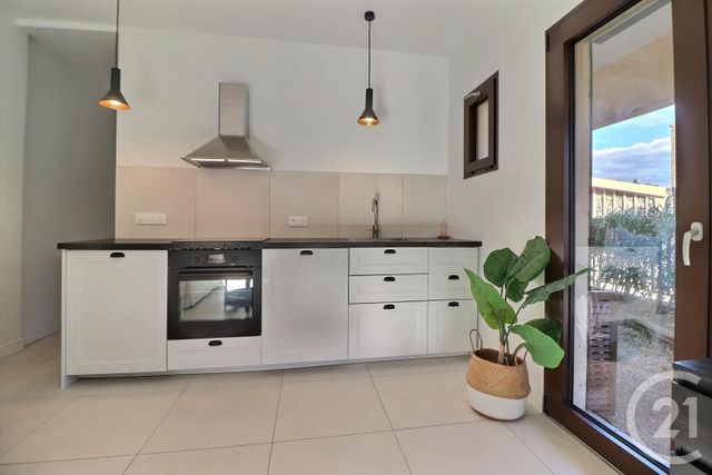 Appartement T3 à vendre - 3 pièces - 50.0 m2 - FREJUS - 83 - PROVENCE-ALPES-COTE-D-AZUR - Century 21 Sud Habitat