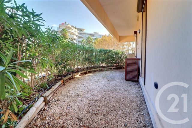 Appartement T3 à vendre - 3 pièces - 50.0 m2 - FREJUS - 83 - PROVENCE-ALPES-COTE-D-AZUR - Century 21 Sud Habitat