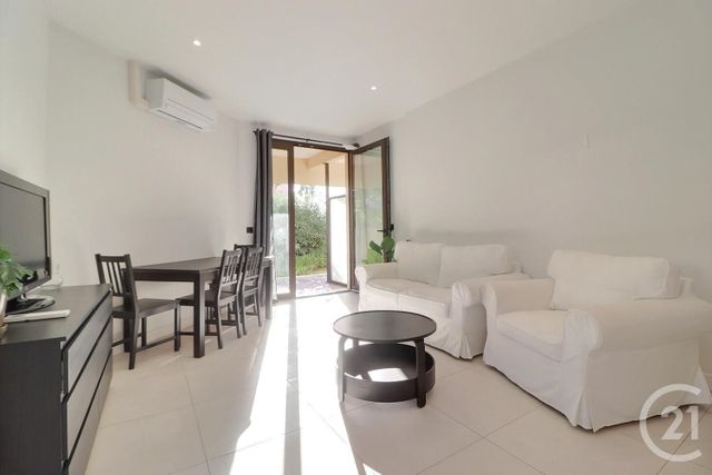 Appartement T3 à vendre - 3 pièces - 50.0 m2 - FREJUS - 83 - PROVENCE-ALPES-COTE-D-AZUR - Century 21 Sud Habitat