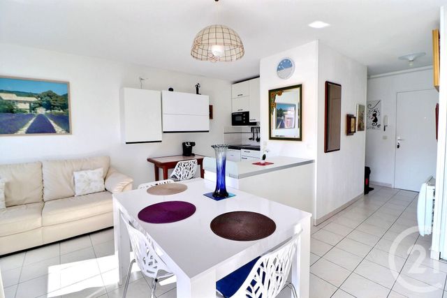 Appartement T2 à vendre - 2 pièces - 42.05 m2 - FREJUS - 83 - PROVENCE-ALPES-COTE-D-AZUR - Century 21 Sud Habitat