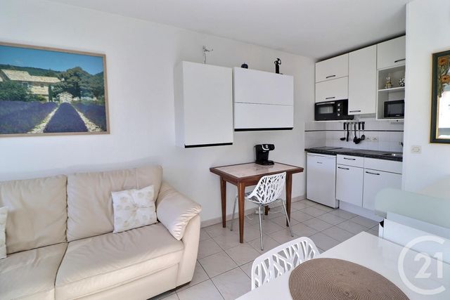 Appartement T2 à vendre - 2 pièces - 42.05 m2 - FREJUS - 83 - PROVENCE-ALPES-COTE-D-AZUR - Century 21 Sud Habitat