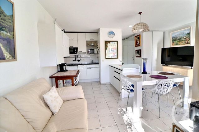 Appartement T2 à vendre - 2 pièces - 42.05 m2 - FREJUS - 83 - PROVENCE-ALPES-COTE-D-AZUR - Century 21 Sud Habitat