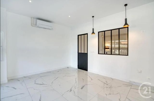 Appartement T3 à vendre - 3 pièces - 47.14 m2 - FREJUS - 83 - PROVENCE-ALPES-COTE-D-AZUR - Century 21 Sud Habitat