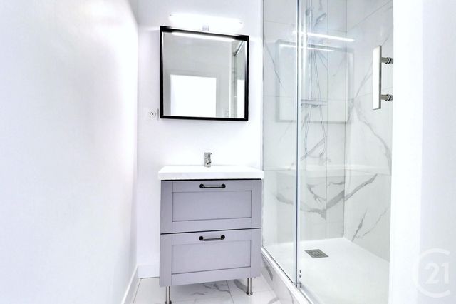Appartement T3 à vendre - 3 pièces - 47.14 m2 - FREJUS - 83 - PROVENCE-ALPES-COTE-D-AZUR - Century 21 Sud Habitat
