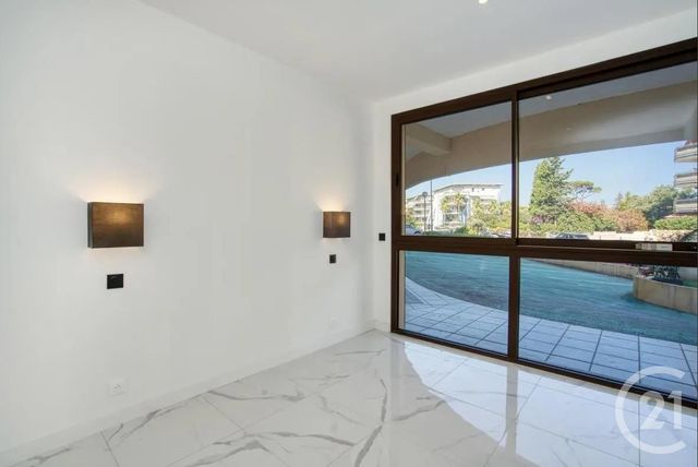 Appartement T3 à vendre - 3 pièces - 47.14 m2 - FREJUS - 83 - PROVENCE-ALPES-COTE-D-AZUR - Century 21 Sud Habitat