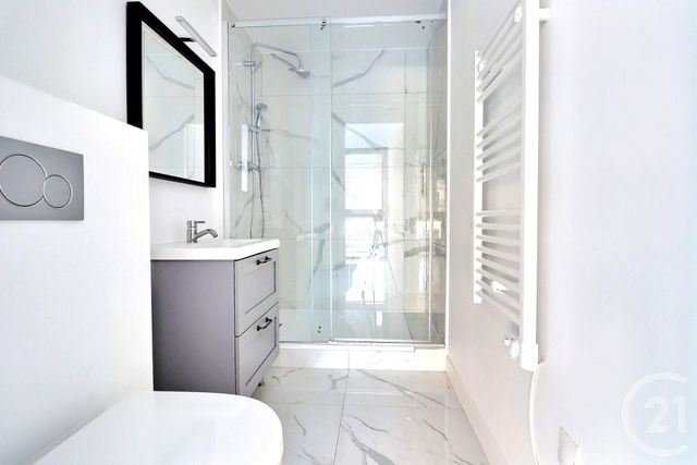 Appartement T3 à vendre - 3 pièces - 47.14 m2 - FREJUS - 83 - PROVENCE-ALPES-COTE-D-AZUR - Century 21 Sud Habitat