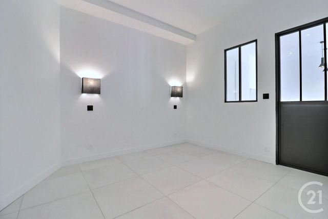 Appartement T3 à vendre - 3 pièces - 42.58 m2 - FREJUS - 83 - PROVENCE-ALPES-COTE-D-AZUR - Century 21 Sud Habitat