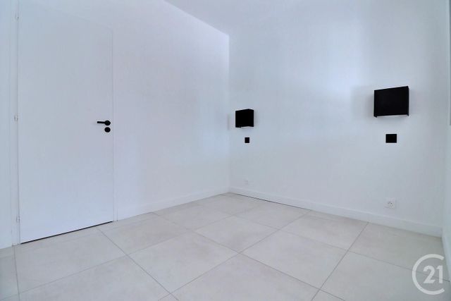 Appartement T2 à vendre - 2 pièces - 26.08 m2 - FREJUS - 83 - PROVENCE-ALPES-COTE-D-AZUR - Century 21 Sud Habitat