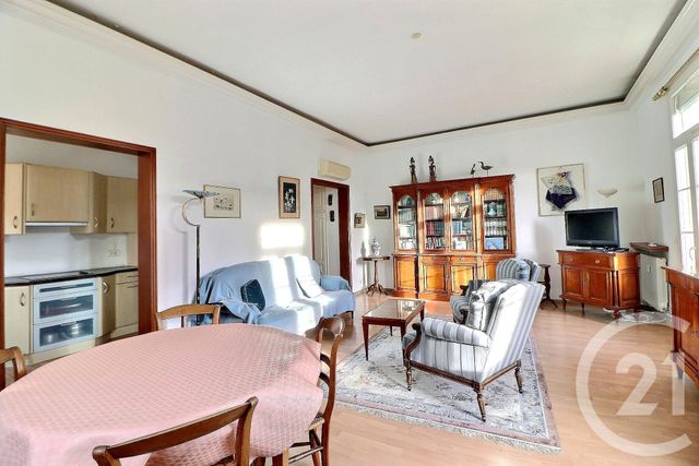 Appartement T4 à vendre - 4 pièces - 119.0 m2 - ST RAPHAEL - 83 - PROVENCE-ALPES-COTE-D-AZUR - Century 21 Sud Habitat