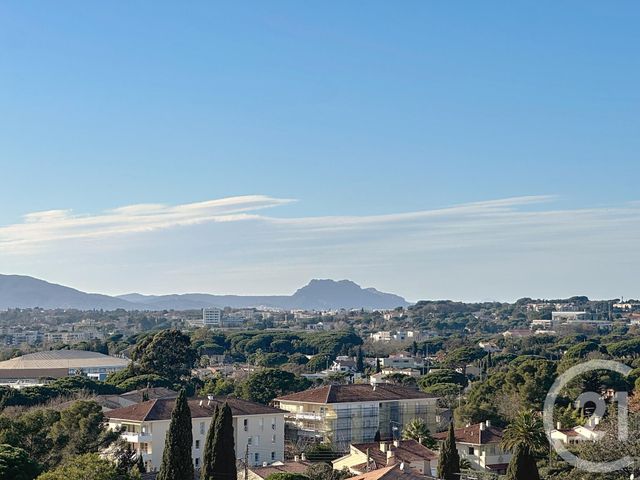 Appartement T3 à vendre - 3 pièces - 73.02 m2 - ST RAPHAEL - 83 - PROVENCE-ALPES-COTE-D-AZUR - Century 21 Sud Habitat