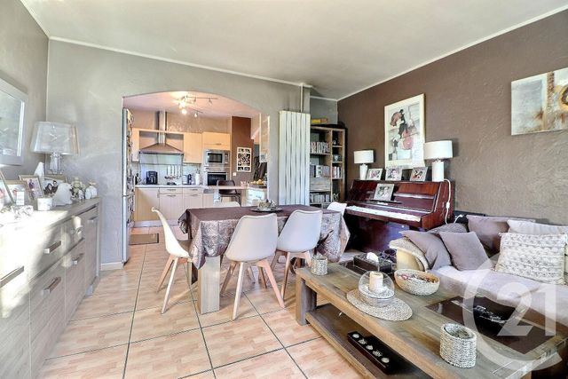 Appartement T3 à vendre - 3 pièces - 69.36 m2 - ST RAPHAEL - 83 - PROVENCE-ALPES-COTE-D-AZUR - Century 21 Sud Habitat