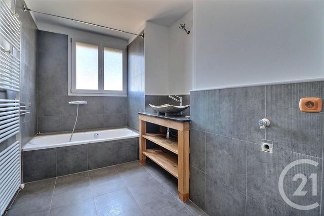 Appartement F2 à vendre - 2 pièces - 66.23 m2 - ST RAPHAEL - 83 - PROVENCE-ALPES-COTE-D-AZUR - Century 21 Sud Habitat