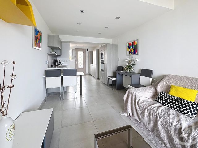 Afficher la photo en grand Appartement T2 à vendre - 2 pièces - 48.0 m2 - FREJUS - 83 - PROVENCE-ALPES-COTE-D-AZUR - Century 21 Sud Habitat