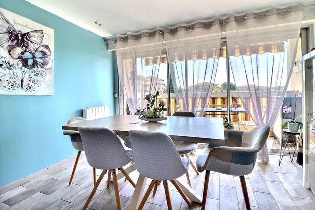 Appartement T3 à vendre - 3 pièces - 72.0 m2 - FREJUS - 83 - PROVENCE-ALPES-COTE-D-AZUR - Century 21 Sud Habitat