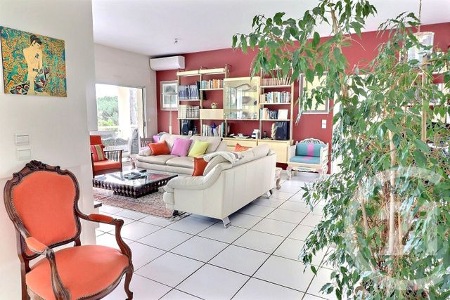 Afficher la photo en grand maison à vendre - 7 pièces - 200.0 m2 - ST RAPHAEL - 83 - PROVENCE-ALPES-COTE-D-AZUR - Century 21 Sud Habitat