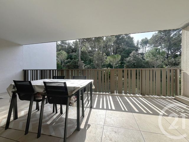 Appartement T3 à vendre - 3 pièces - 71.48 m2 - ST RAPHAEL - 83 - PROVENCE-ALPES-COTE-D-AZUR - Century 21 Sud Habitat