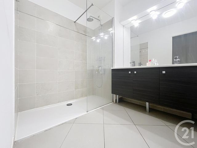 Appartement T3 à vendre - 3 pièces - 71.48 m2 - ST RAPHAEL - 83 - PROVENCE-ALPES-COTE-D-AZUR - Century 21 Sud Habitat