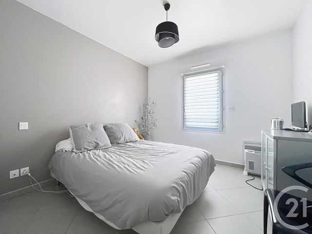 Appartement T3 à vendre - 3 pièces - 71.48 m2 - ST RAPHAEL - 83 - PROVENCE-ALPES-COTE-D-AZUR - Century 21 Sud Habitat