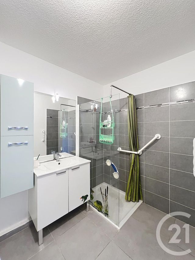 Appartement F3 à vendre - 3 pièces - 63.23 m2 - FREJUS - 83 - PROVENCE-ALPES-COTE-D-AZUR - Century 21 Sud Habitat