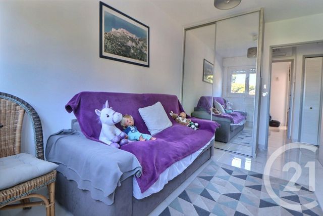 Afficher la photo en grand Appartement T3 à vendre - 3 pièces - 68.14 m2 - FREJUS - 83 - PROVENCE-ALPES-COTE-D-AZUR - Century 21 Sud Habitat