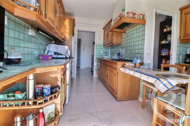 Afficher la photo en grand Appartement T3 à vendre - 3 pièces - 68.14 m2 - FREJUS - 83 - PROVENCE-ALPES-COTE-D-AZUR - Century 21 Sud Habitat