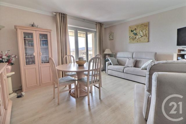 Appartement T2 à vendre - 2 pièces - 41.61 m2 - FREJUS - 83 - PROVENCE-ALPES-COTE-D-AZUR - Century 21 Sud Habitat