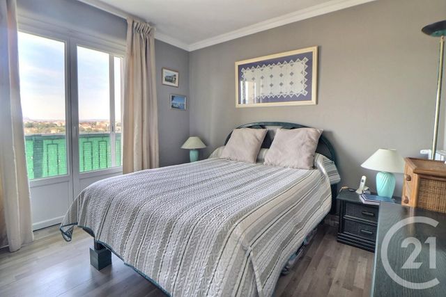 Appartement T2 à vendre - 2 pièces - 41.61 m2 - FREJUS - 83 - PROVENCE-ALPES-COTE-D-AZUR - Century 21 Sud Habitat