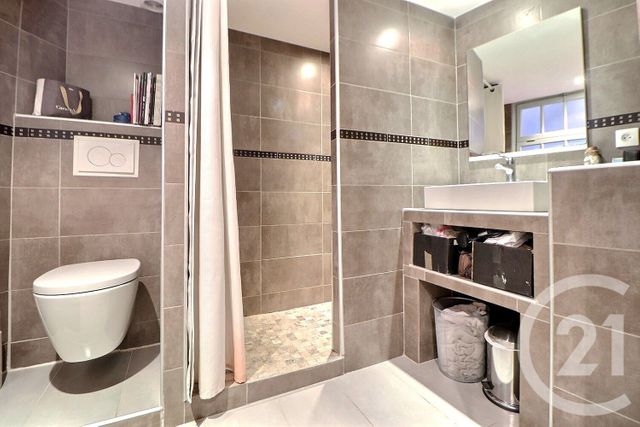 Appartement F3 à vendre - 3 pièces - 85.1 m2 - FREJUS - 83 - PROVENCE-ALPES-COTE-D-AZUR - Century 21 Sud Habitat