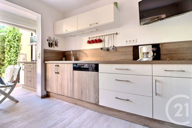 Appartement T2 à vendre - 2 pièces - 30.47 m2 - FREJUS - 83 - PROVENCE-ALPES-COTE-D-AZUR - Century 21 Sud Habitat