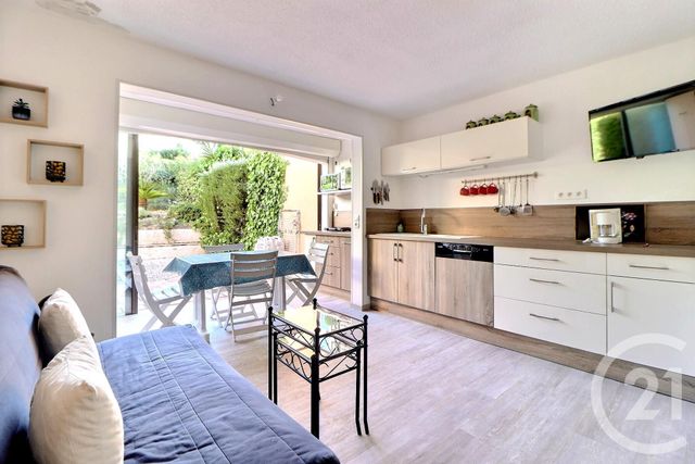 Appartement T2 à vendre - 2 pièces - 30.47 m2 - FREJUS - 83 - PROVENCE-ALPES-COTE-D-AZUR - Century 21 Sud Habitat