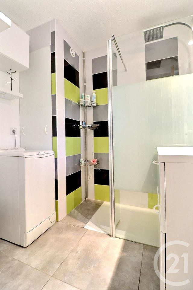 Appartement T2 à vendre - 2 pièces - 30.47 m2 - FREJUS - 83 - PROVENCE-ALPES-COTE-D-AZUR - Century 21 Sud Habitat