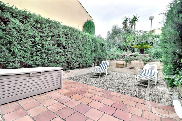 Appartement T2 à vendre - 2 pièces - 30.47 m2 - FREJUS - 83 - PROVENCE-ALPES-COTE-D-AZUR - Century 21 Sud Habitat