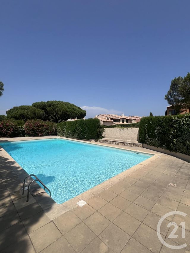 Appartement T2 à vendre - 2 pièces - 30.47 m2 - FREJUS - 83 - PROVENCE-ALPES-COTE-D-AZUR - Century 21 Sud Habitat