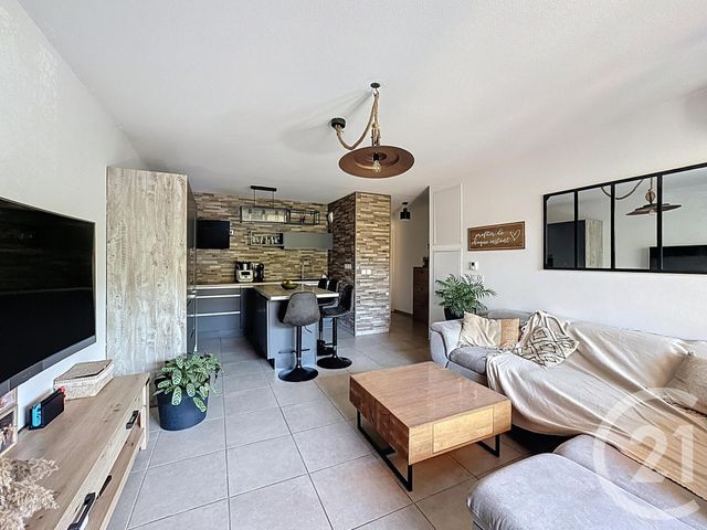 Afficher la photo en grand Appartement T4 à vendre - 4 pièces - 76.12 m2 - FREJUS - 83 - PROVENCE-ALPES-COTE-D-AZUR - Century 21 Sud Habitat