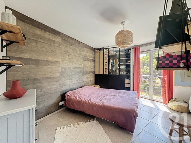 Afficher la photo en grand Appartement T4 à vendre - 4 pièces - 76.12 m2 - FREJUS - 83 - PROVENCE-ALPES-COTE-D-AZUR - Century 21 Sud Habitat