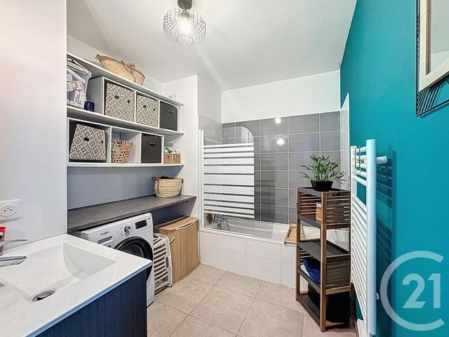 Afficher la photo en grand Appartement T4 à vendre - 4 pièces - 76.12 m2 - FREJUS - 83 - PROVENCE-ALPES-COTE-D-AZUR - Century 21 Sud Habitat