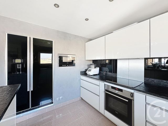 Appartement T6 à vendre - 6 pièces - 150.0 m2 - FREJUS - 83 - PROVENCE-ALPES-COTE-D-AZUR - Century 21 Sud Habitat