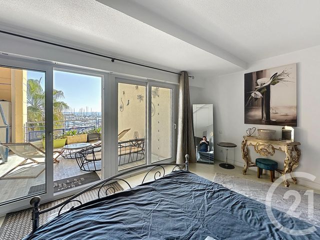 Appartement T6 à vendre - 6 pièces - 150.0 m2 - FREJUS - 83 - PROVENCE-ALPES-COTE-D-AZUR - Century 21 Sud Habitat