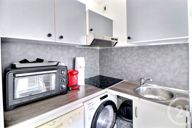 Appartement T2 à vendre - 2 pièces - 26.0 m2 - FREJUS - 83 - PROVENCE-ALPES-COTE-D-AZUR - Century 21 Sud Habitat