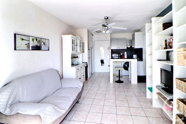 Appartement T2 à vendre - 2 pièces - 26.0 m2 - FREJUS - 83 - PROVENCE-ALPES-COTE-D-AZUR - Century 21 Sud Habitat