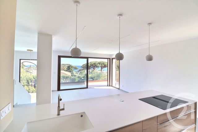 maison à vendre - 7 pièces - 182.0 m2 - ROQUEBRUNE SUR ARGENS - 83 - PROVENCE-ALPES-COTE-D-AZUR - Century 21 Sud Habitat