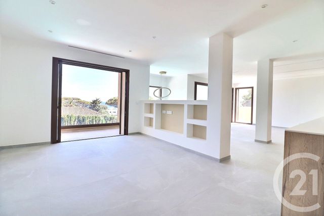 maison à vendre - 7 pièces - 182.0 m2 - ROQUEBRUNE SUR ARGENS - 83 - PROVENCE-ALPES-COTE-D-AZUR - Century 21 Sud Habitat