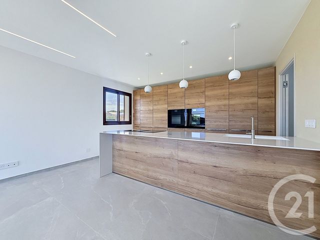 maison à vendre - 7 pièces - 182.0 m2 - ROQUEBRUNE SUR ARGENS - 83 - PROVENCE-ALPES-COTE-D-AZUR - Century 21 Sud Habitat