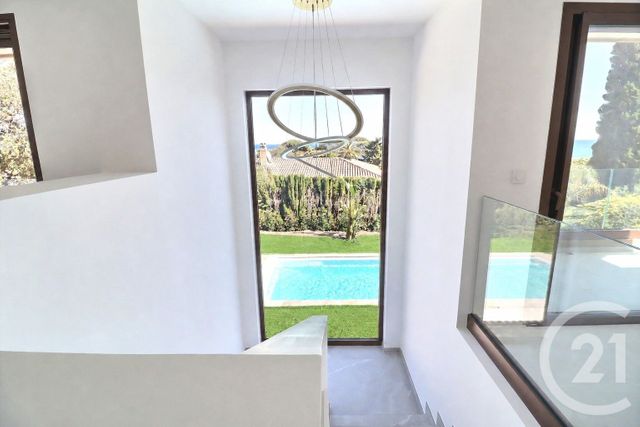 maison à vendre - 7 pièces - 182.0 m2 - ROQUEBRUNE SUR ARGENS - 83 - PROVENCE-ALPES-COTE-D-AZUR - Century 21 Sud Habitat