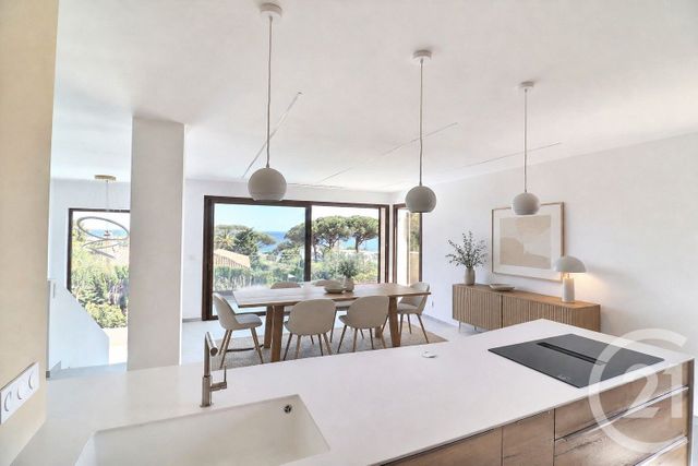 maison à vendre - 7 pièces - 182.0 m2 - ROQUEBRUNE SUR ARGENS - 83 - PROVENCE-ALPES-COTE-D-AZUR - Century 21 Sud Habitat